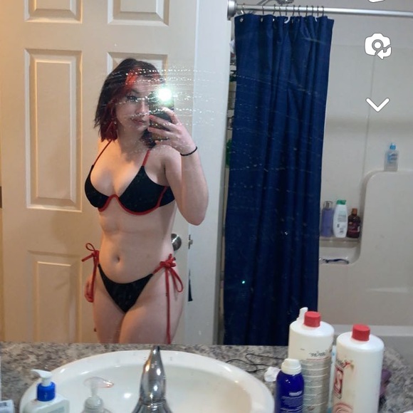 Three bikini tops gently worn,one bikini set black and red brand new - Picture 2 of 6